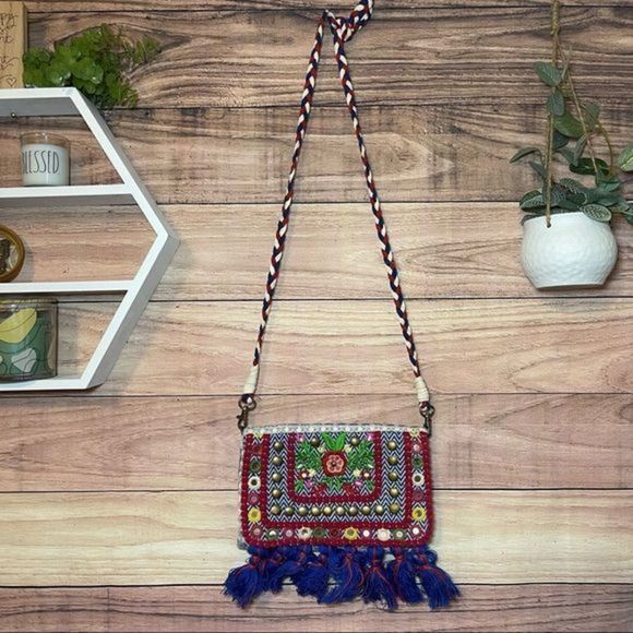 AMERICA‎ & Beyond Crossbody Purse - Picture 1 of 7